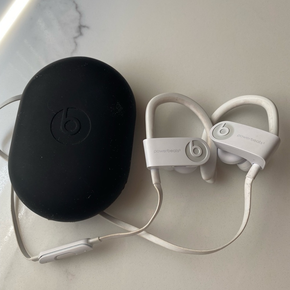 Powerbeats3 by Dr. Dre: wireless earbuds